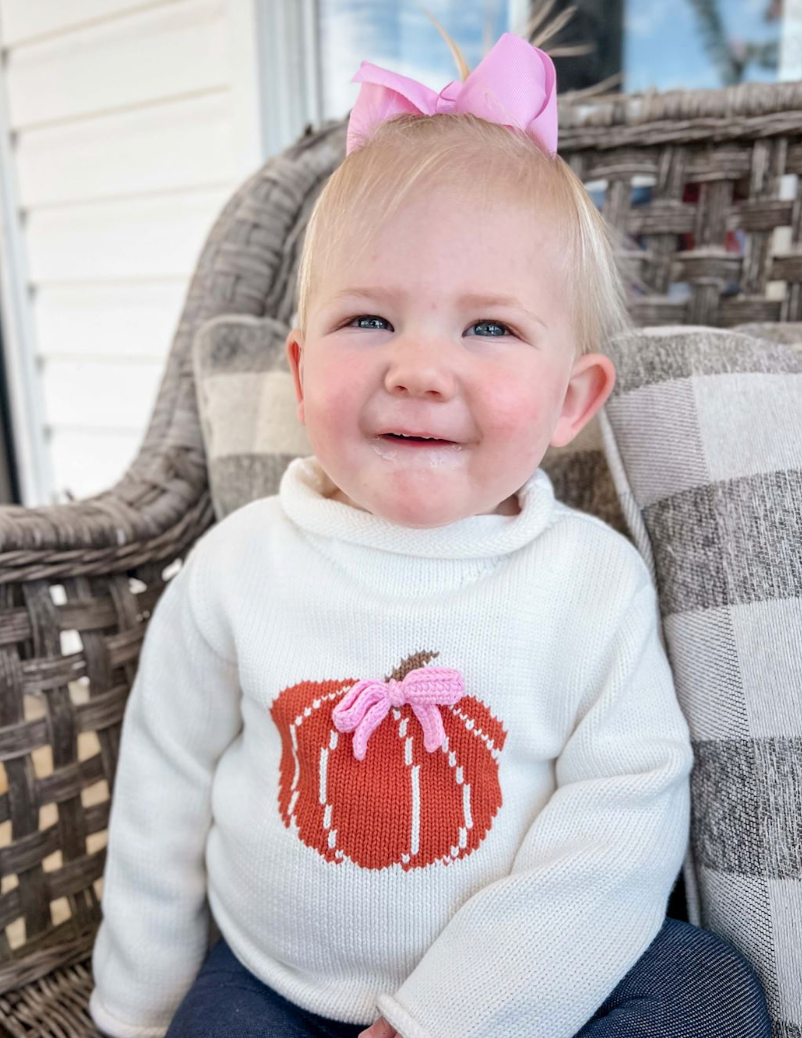 Pumpkin Roll Neck - White