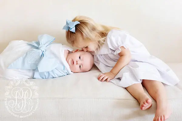 Bow Swaddle - Broadcloth